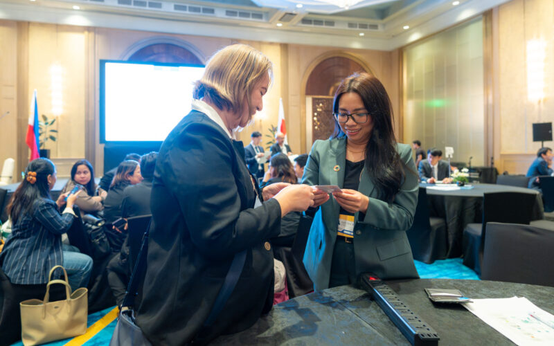 DSC03604 Business Card exchange