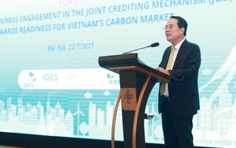 Dr Tang DG of MAE
