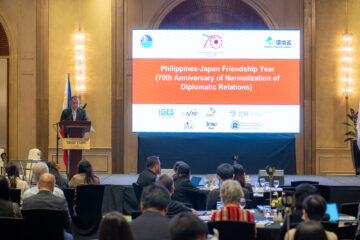 DSC03395 HDR JICA with screen