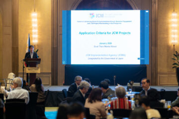 DSC09906 Mizuno with screen