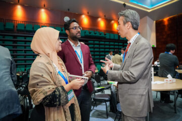 PK 04028 Audience and Kazu